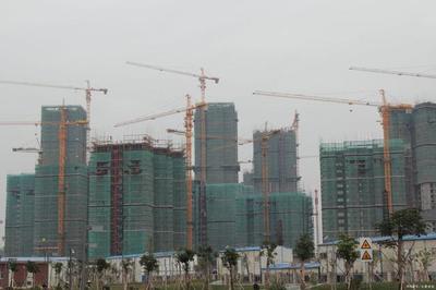 大连烂尾楼居民钉塑料布御寒,中国商品房预售制度该取消吗？